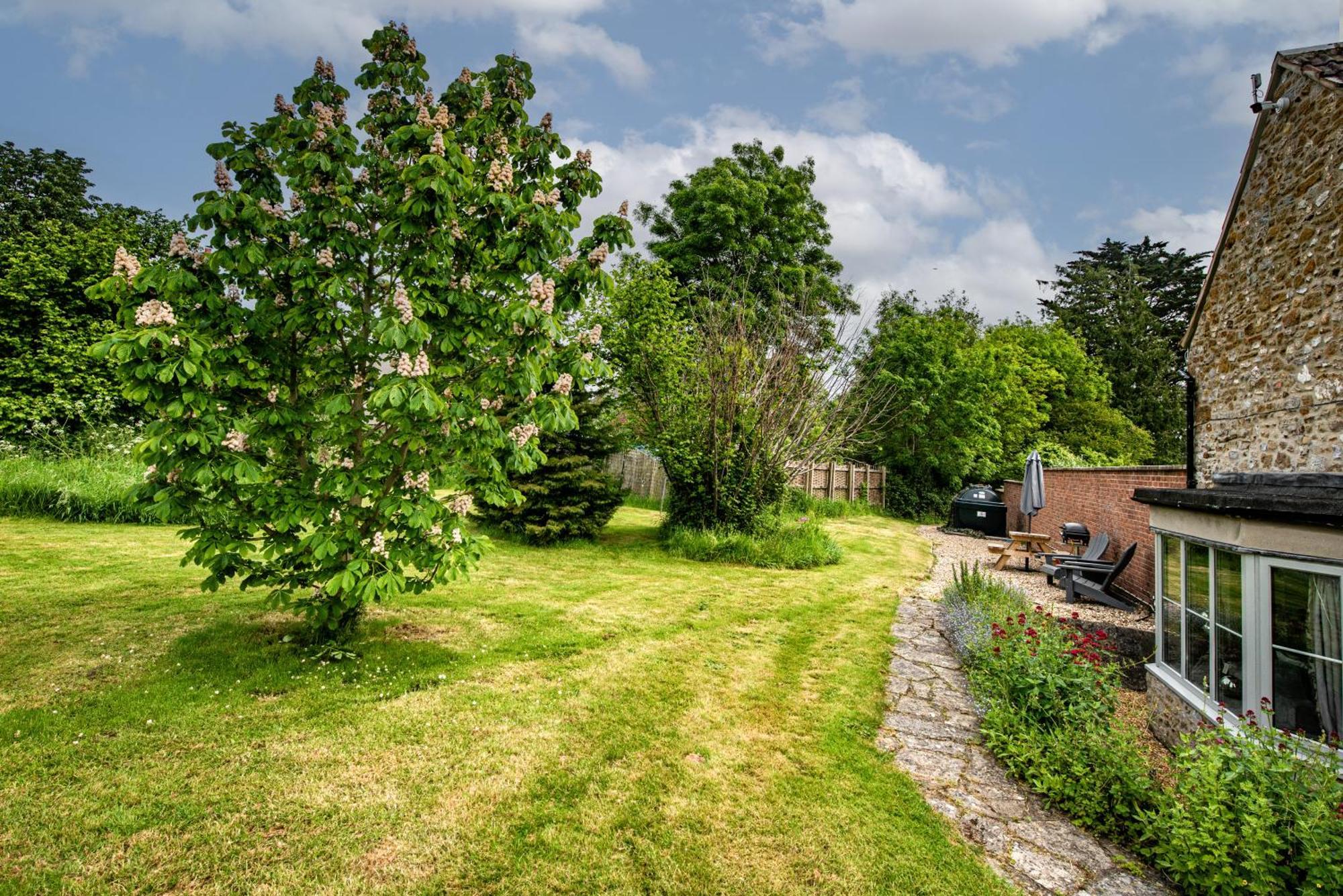Stable Cottage イルミンスター エクステリア 写真